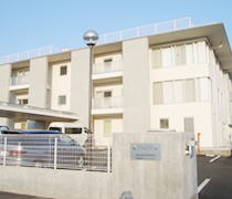 医療法人芳栄会 介護老人保健施設 プラタナスの丘の外観