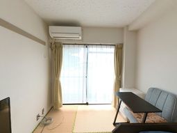陽光差し込む和室