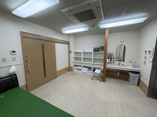 落ち着いた雰囲気の居室