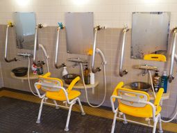 清潔感のある洗面台エリア