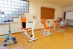 トレーニング機器のある部屋