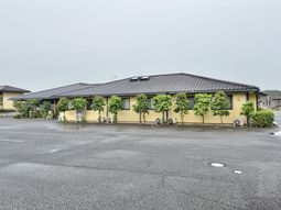 広々とした外観
