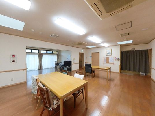 広々としたラウンジ