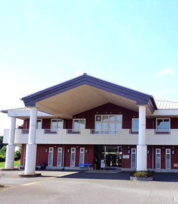 広々とした建物の外観