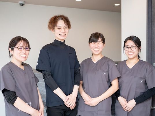 笑顔のスタッフイメージ  