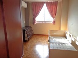 明るい居室の日差し