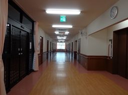清潔な廊下の風景