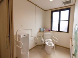 バリアフリー対応のトイレ