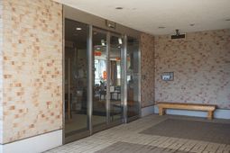 明るいエントランス