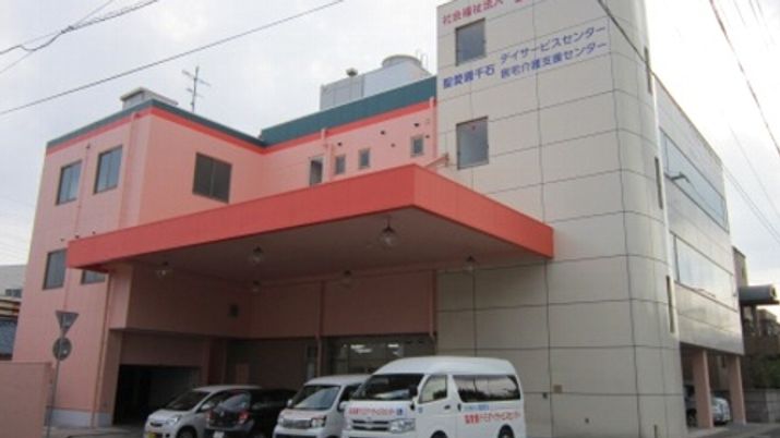 駐車場の建物