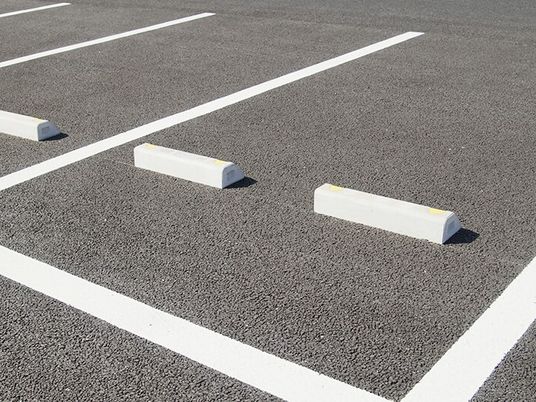 駐車場の白線です  