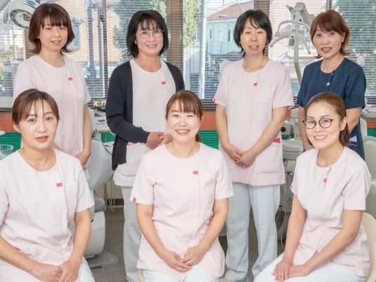 スタッフ集合の理美容室  