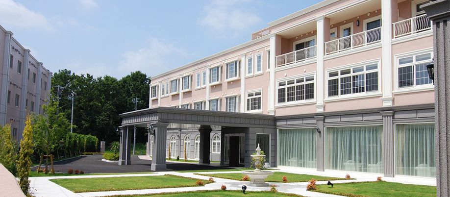 訪れやすい建物の外観