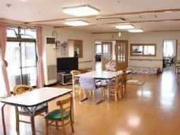 共有スペースの温かい雰囲気