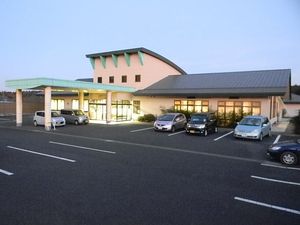 駐車場のある外観