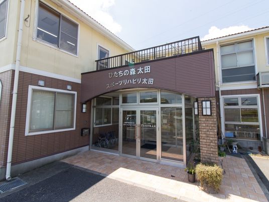 入口と外観の施設