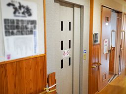 エレベーター前の廊下