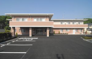 レンガ調の建物外観