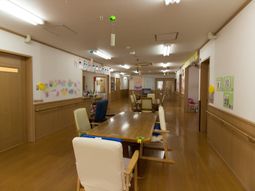 明るいダイニングスペース