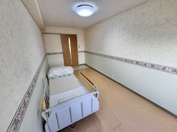 落ち着いた雰囲気の居室