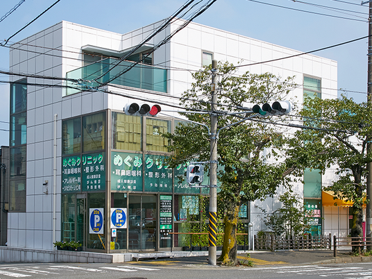 外観の建物前  
