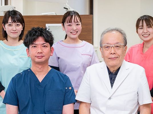 スタッフと利用者の集合スタッフイメージ  