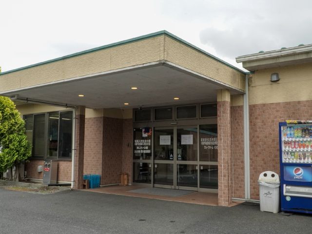 エントランスの外観 エントランス ゆったりとした入口がお出迎え。安心して働ける環境がここにあります。