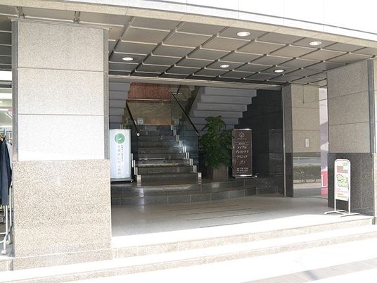 建物のエントランス  