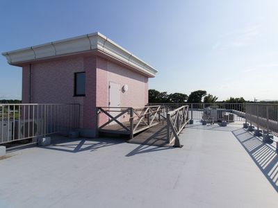 屋上デッキと小屋