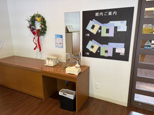 館内案内の壁面
