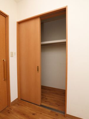 木製のクローゼット