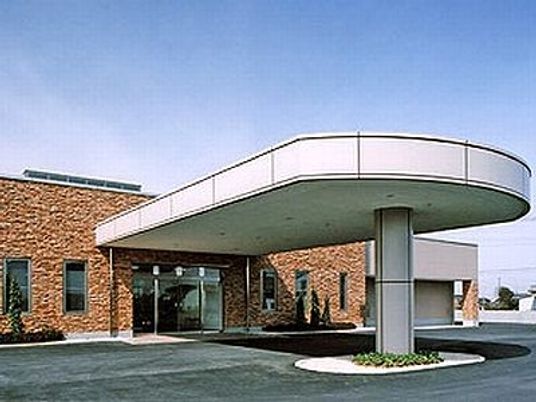 建物正面の外観  