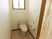 手すり付きトイレの内観
