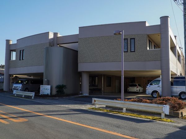 モダンな建物の外観