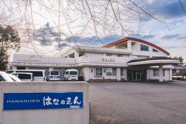 施設のエントランス