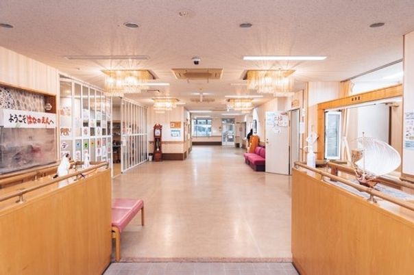 入り口の広い廊下