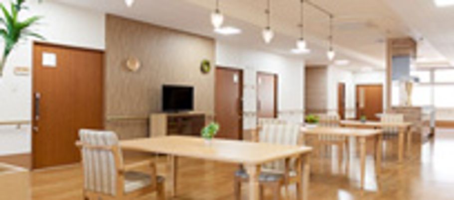 広々としたダイニングルーム