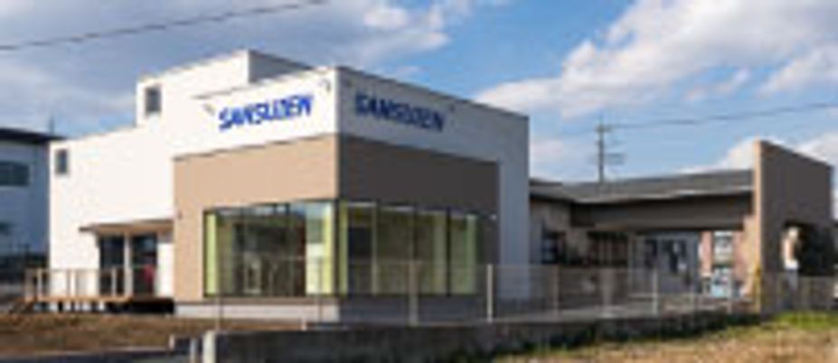 落ち着いた外観の建物