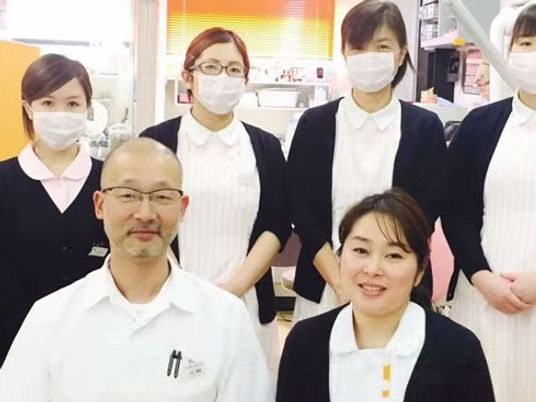 職員が並ぶスタッフイメージ  