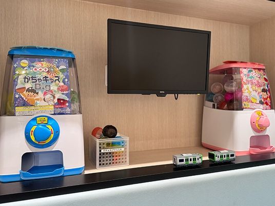 テレビ付き飾り棚  