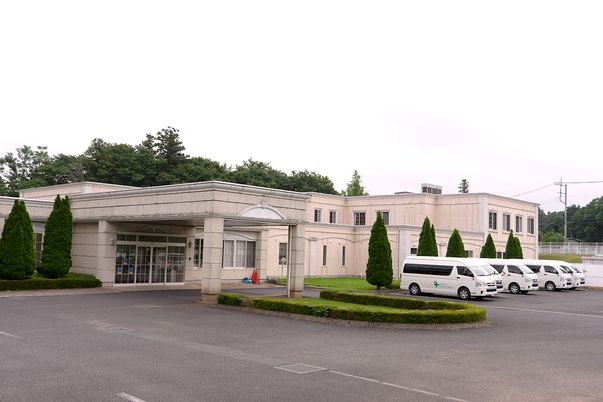 建物外観エントランス