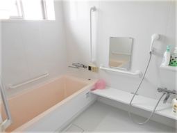 手すり付き浴室の安全設計