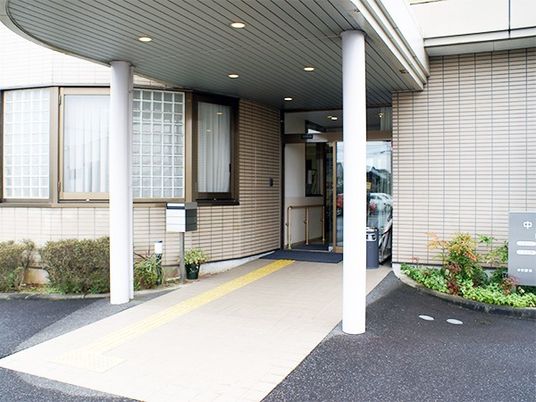 入口のひさしがある玄関先  