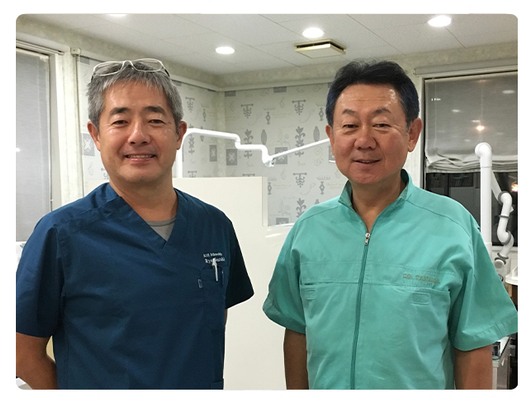 スタッフ2人の機能訓練室  
