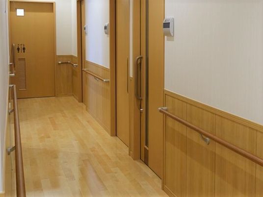 清潔感のある明るい廊下