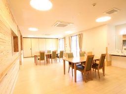 温かみのあるダイニングルーム