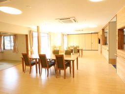 和洋折衷のダイニングルーム