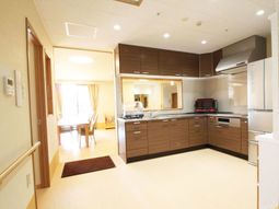 明るいキッチン空間