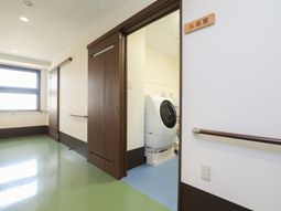 清潔感のある洗濯室