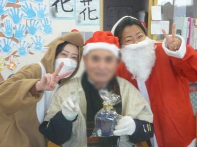 賑やかな雰囲気の室内